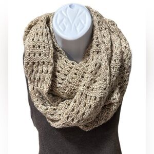 Chunky Knit Infinity Scarf